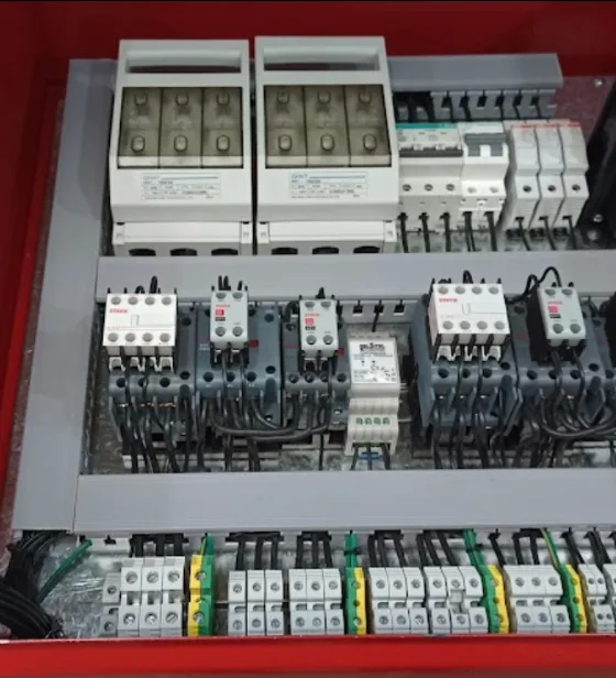 Instalación de tablero de control MYXA para sistema contra incendio
